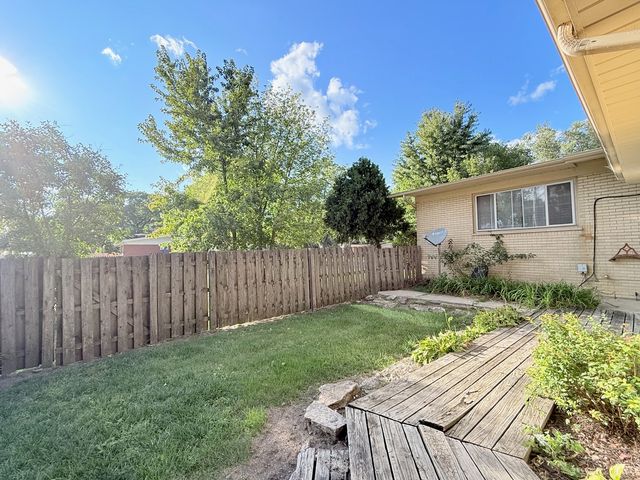 1122 W Iowa Street, Glenwood, IL 60425