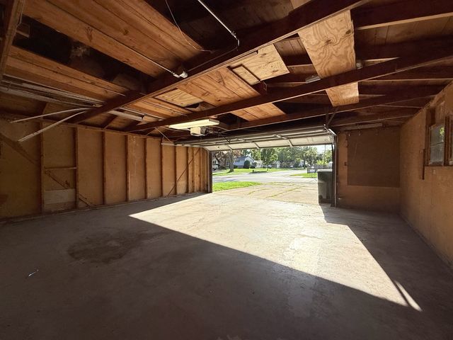 1122 W Iowa Street, Glenwood, IL 60425