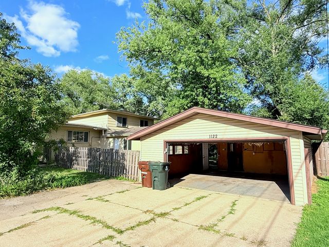 1122 W Iowa Street, Glenwood, IL 60425