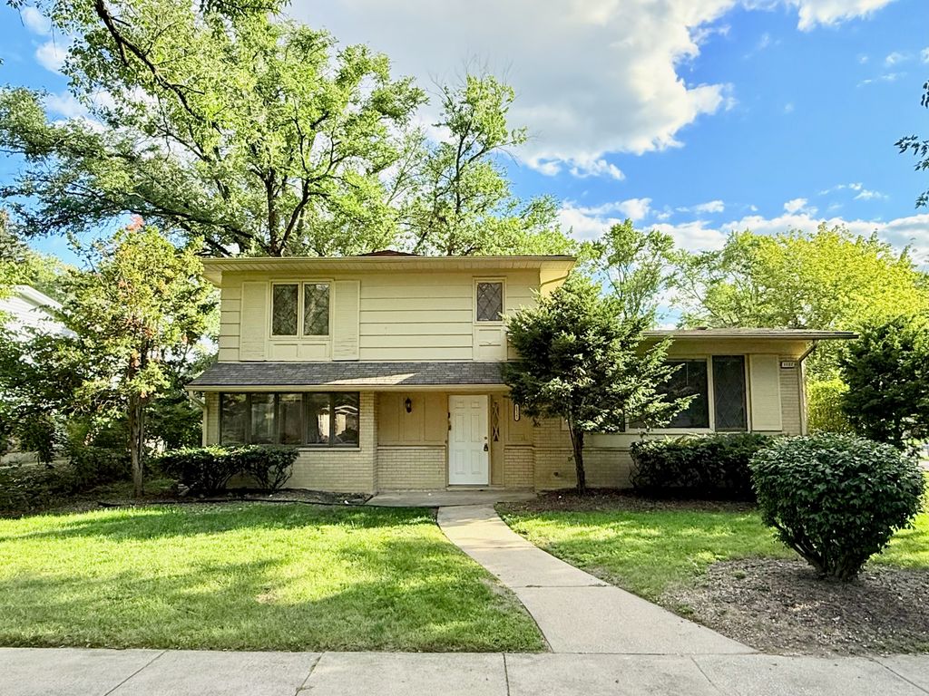 1122 W Iowa Street, Glenwood, IL 60425