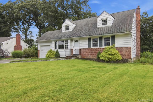 15 Apple Lane, Commack, NY 11725