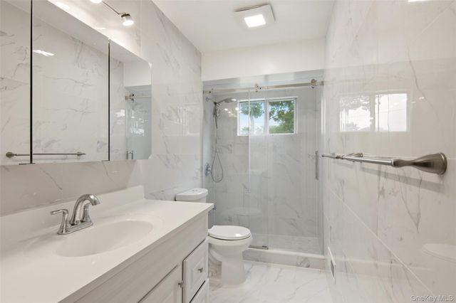 15 Apple Lane, Commack, NY 11725