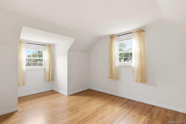 15 Apple Lane, Commack, NY 11725
