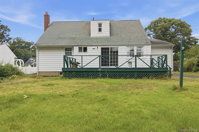 15 Apple Lane, Commack, NY 11725