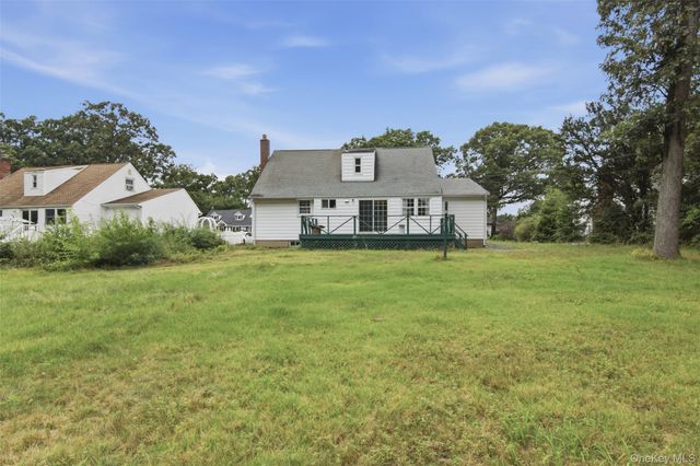 15 Apple Lane, Commack, NY 11725