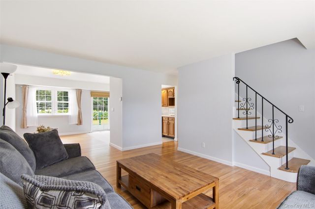 15 Apple Lane, Commack, NY 11725
