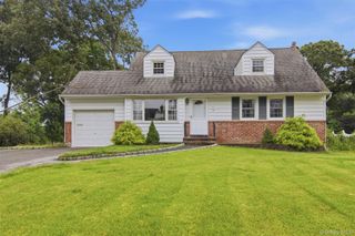 15 Apple Lane, Commack, NY 11725