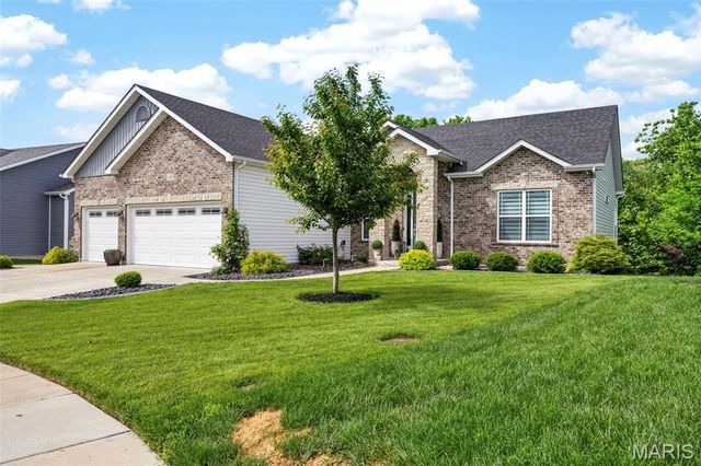 1005 Timber Bluff Drive, Wentzville, MO 63385