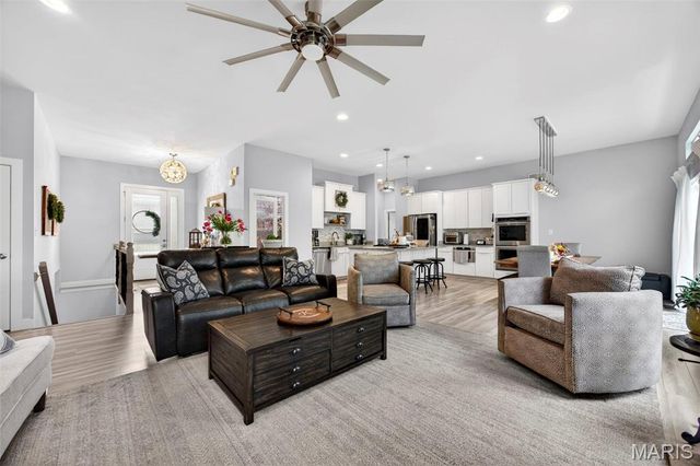 1005 Timber Bluff Drive, Wentzville, MO 63385