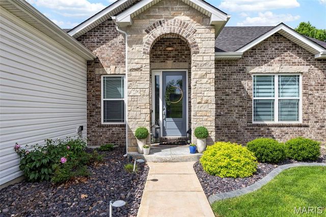 1005 Timber Bluff Drive, Wentzville, MO 63385