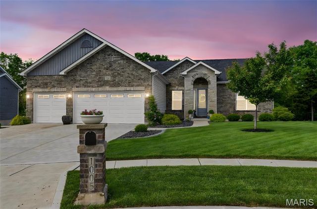 1005 Timber Bluff Drive, Wentzville, MO 63385