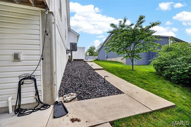 1005 Timber Bluff Drive, Wentzville, MO 63385