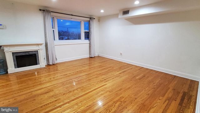 11115 DRAKE DR, Philadelphia, PA 19154