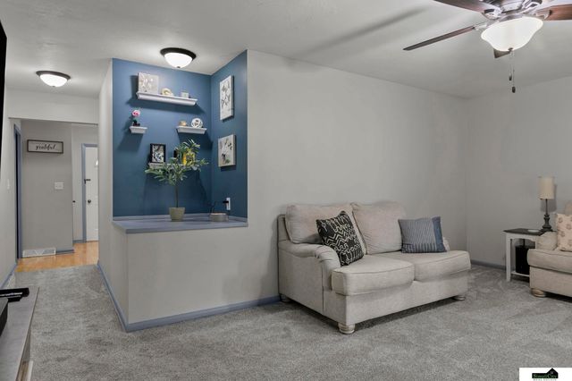 6201 Francis Street, Lincoln, NE 68505