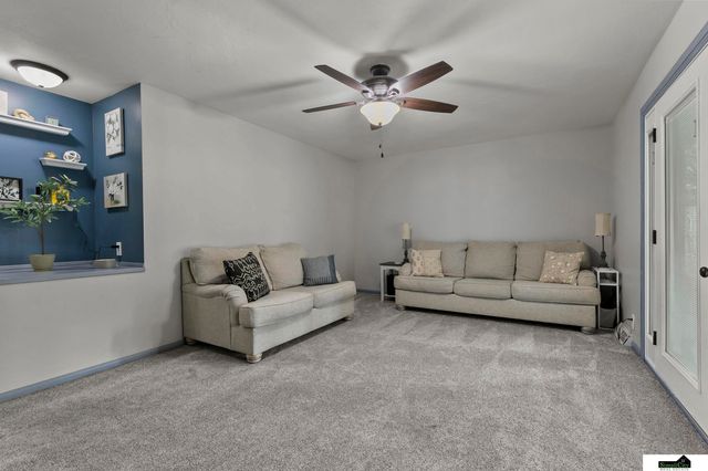 6201 Francis Street, Lincoln, NE 68505