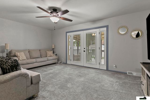 6201 Francis Street, Lincoln, NE 68505