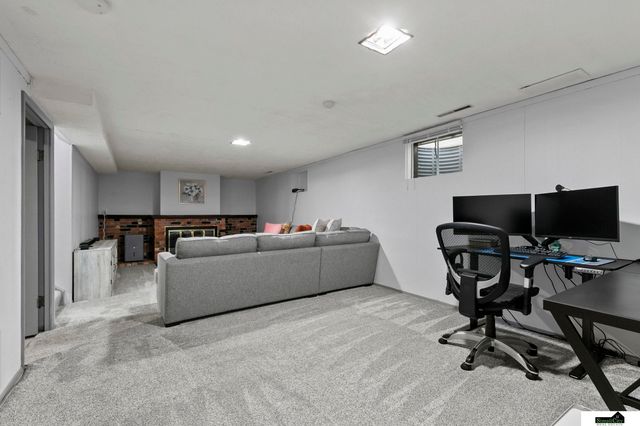 6201 Francis Street, Lincoln, NE 68505