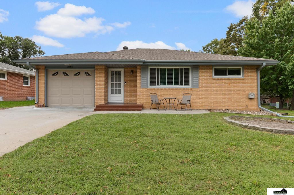6201 Francis Street, Lincoln, NE 68505