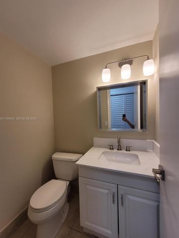 14 Salisbury A 14, West Palm Beach, FL 33417
