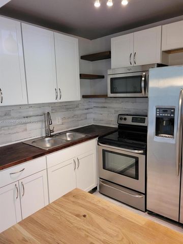 14 Salisbury A 14, West Palm Beach, FL 33417