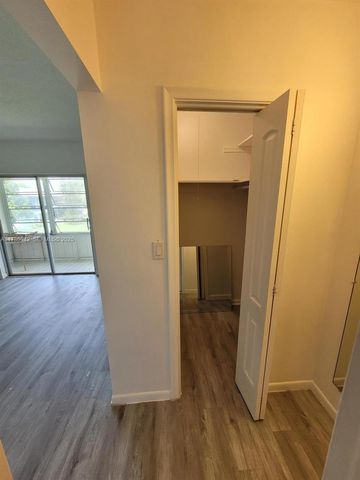 14 Salisbury A 14, West Palm Beach, FL 33417