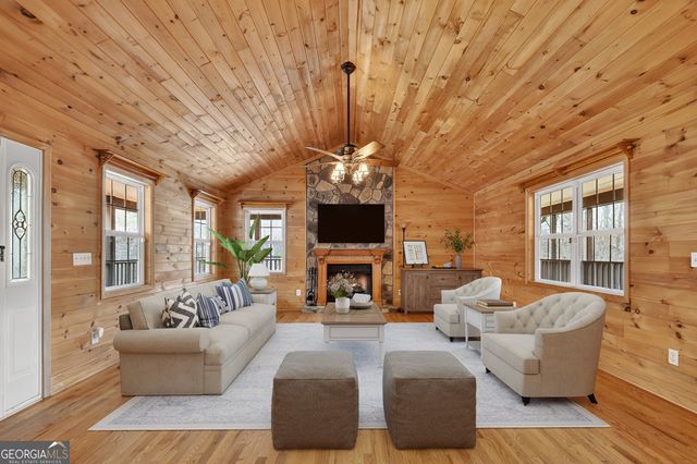 144 Emerald Cove Drive, Ellijay, GA 30540