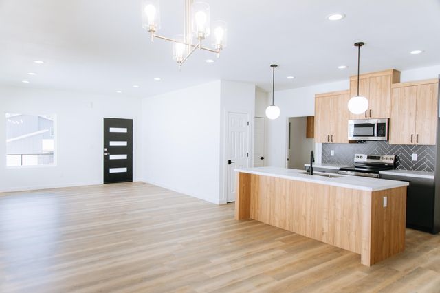 2625 N Prospect Avenue, Springfield, MO 65803