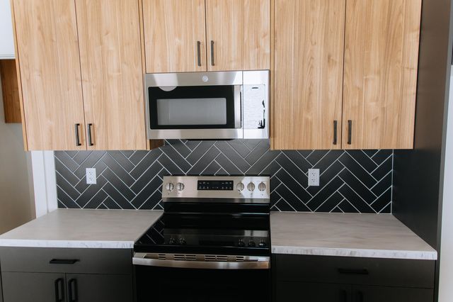 2625 N Prospect Avenue, Springfield, MO 65803