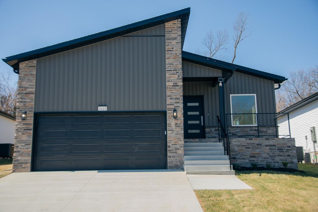 2625 N Prospect Avenue, Springfield, MO 65803