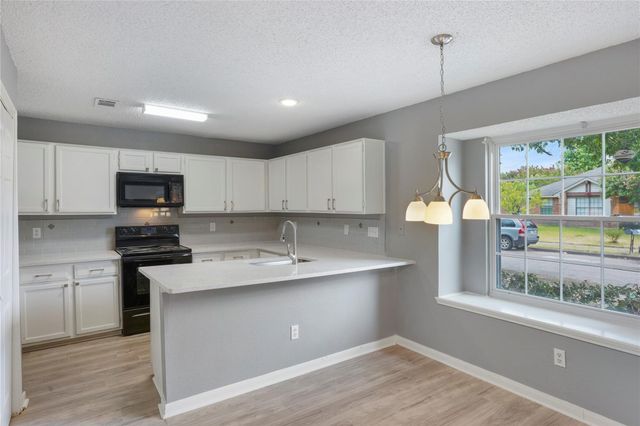 10243 Oak Branch Lane, Dallas, TX 75227