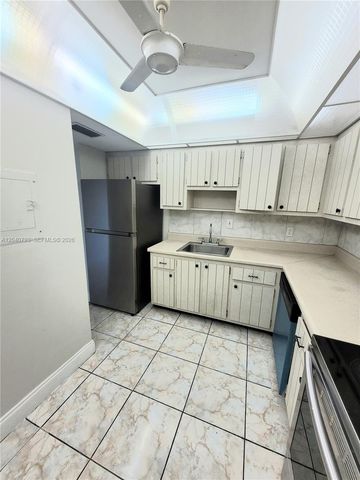 2025 NE 164th St 319, North Miami Beach, FL 33162
