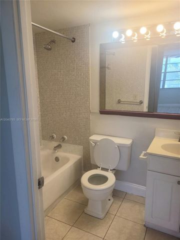2025 NE 164th St 319, North Miami Beach, FL 33162