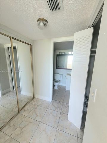 2025 NE 164th St 319, North Miami Beach, FL 33162