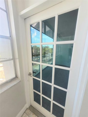 2025 NE 164th St 319, North Miami Beach, FL 33162
