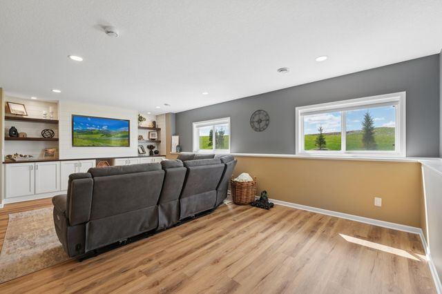 1515 Raymond Drive, Waconia, MN 55387