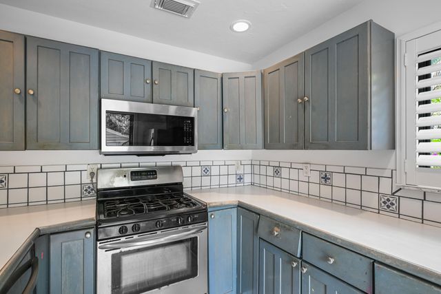 1915 Lake Avenue, West Palm Beach, FL 33401