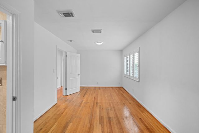 1915 Lake Avenue, West Palm Beach, FL 33401