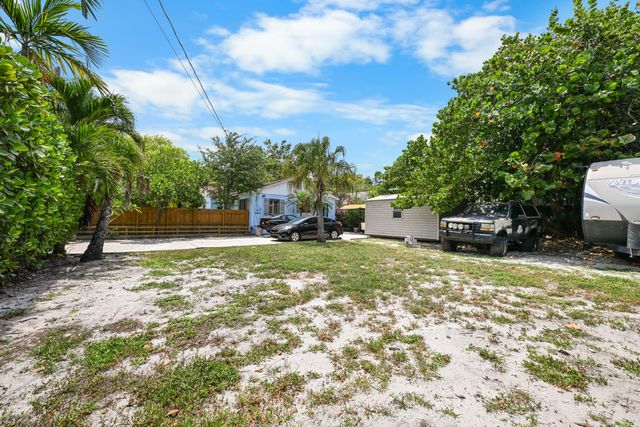 1915 Lake Avenue, West Palm Beach, FL 33401