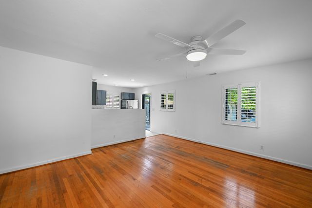 1915 Lake Avenue, West Palm Beach, FL 33401