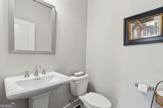 5726 Taylor Way, Sandy Springs, GA 30342