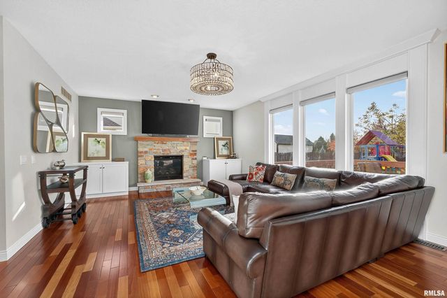 5316 Judge Road, Bettendorf, IA 52722