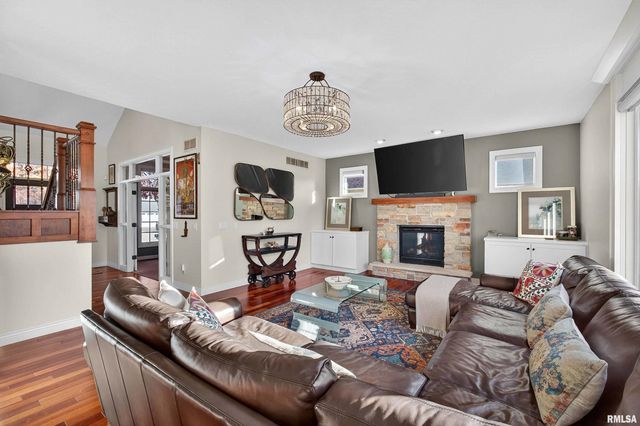 5316 Judge Road, Bettendorf, IA 52722