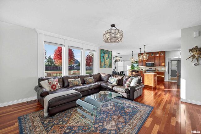 5316 Judge Road, Bettendorf, IA 52722