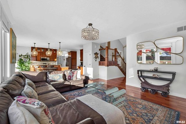 5316 Judge Road, Bettendorf, IA 52722