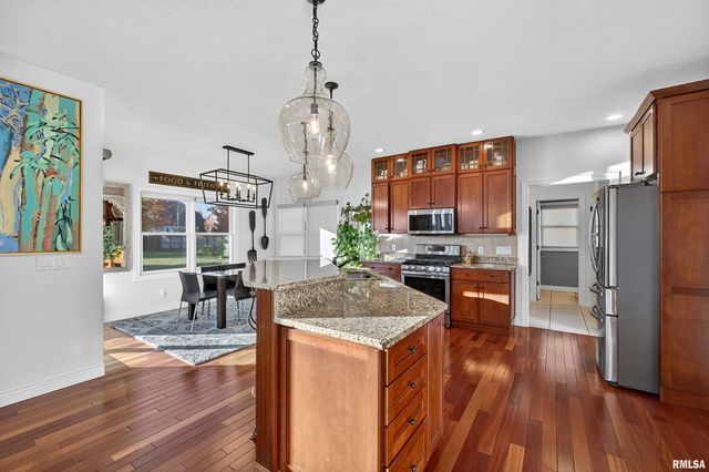 5316 Judge Road, Bettendorf, IA 52722