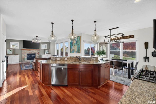 5316 Judge Road, Bettendorf, IA 52722