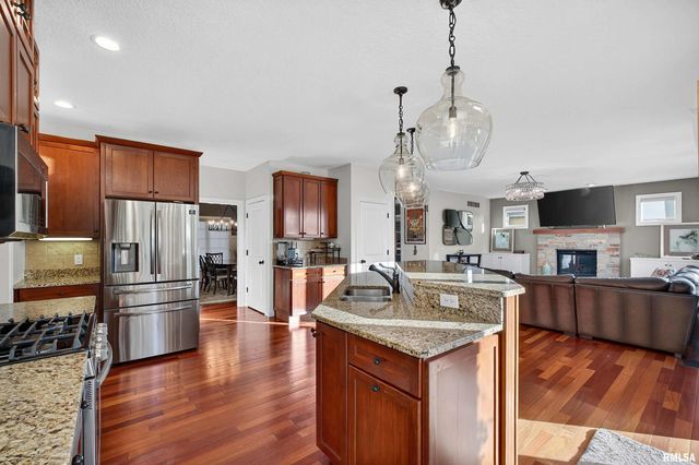 5316 Judge Road, Bettendorf, IA 52722