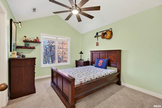 5316 Judge Road, Bettendorf, IA 52722