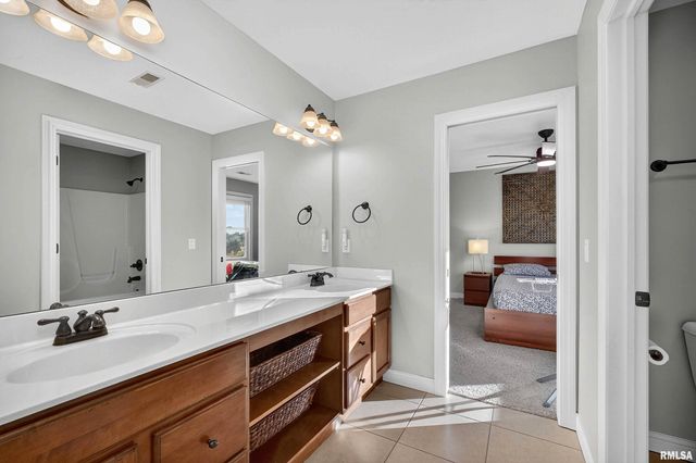 5316 Judge Road, Bettendorf, IA 52722