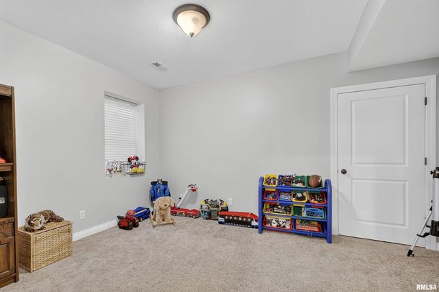 5316 Judge Road, Bettendorf, IA 52722